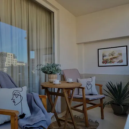 Apartment Gems Living